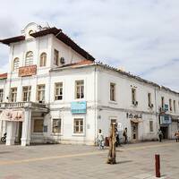 ساختمان پست میدان شهرداری رشت